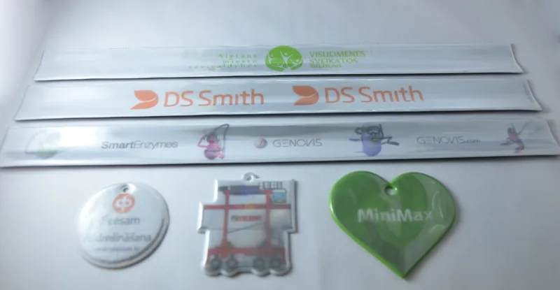 Reflexné pásky s potlačou pod reflexnou fóliou